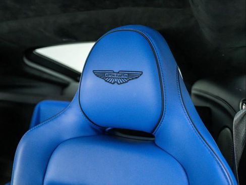 Used 2025 Aston Martin V8 Vantage Coupe image 5