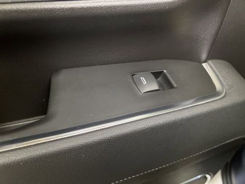 Used 2025 Chevrolet Silverado 2500 LT w/ Convenience Package image 61