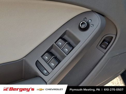 Used 2010 Audi A4 2.0T Premium AWD/4WD image 28