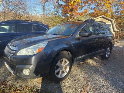 Used 2014 Subaru Outback 3.6R Limited w/ Moonroof Package