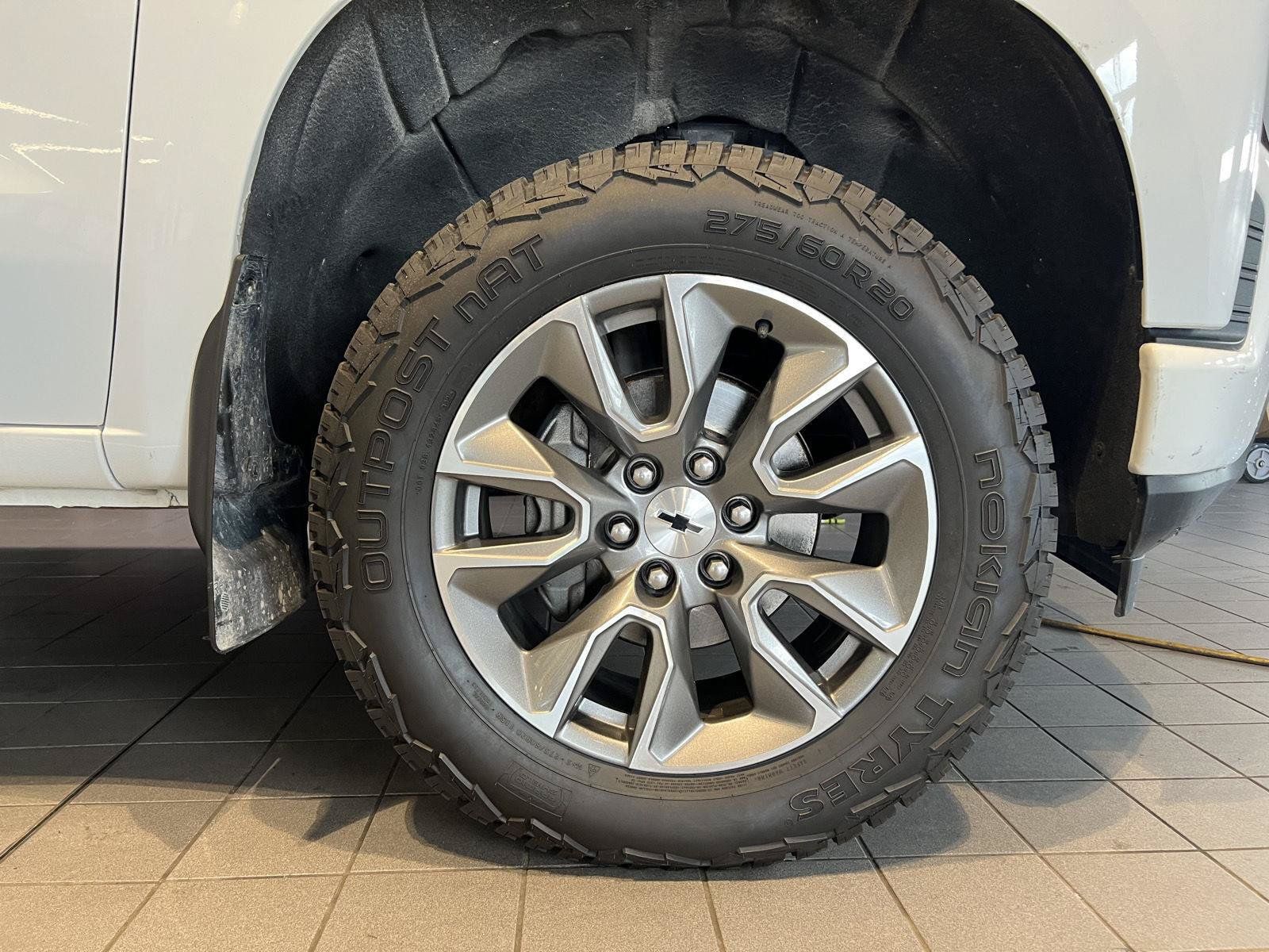 Used 2020 Chevrolet Silverado 1500 RST AWD/4WD image 13