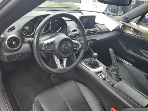 Used 2023 MAZDA MX-5 Miata Grand Touring RWD image 9