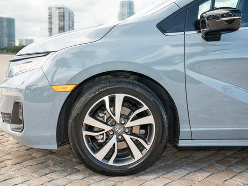 Used 2025 Honda Odyssey Sport-L image 13