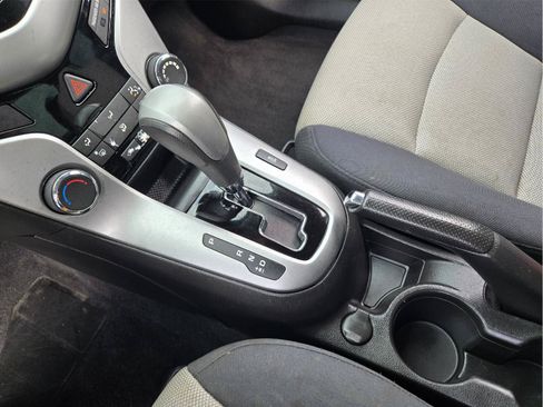 Used 2016 Chevrolet Cruze LS FWD image 17