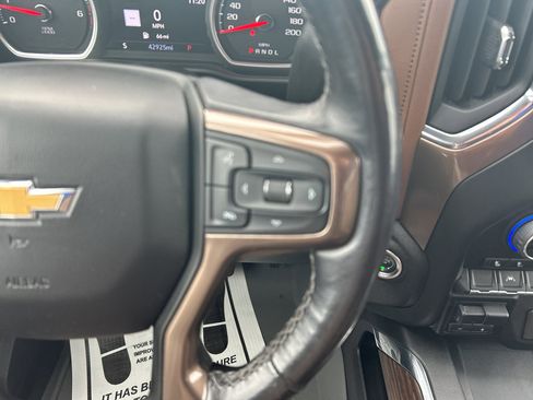 Used 2022 Chevrolet Silverado 1500 High Country w/ Technology Package image 19
