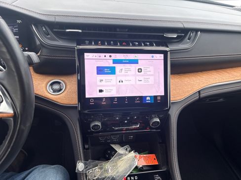 Used 2021 Jeep Grand Cherokee L Summit image 16