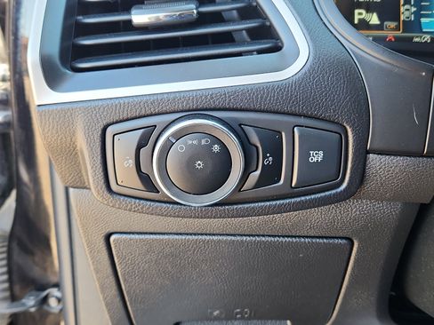 Used 2024 Ford Edge SEL image 17