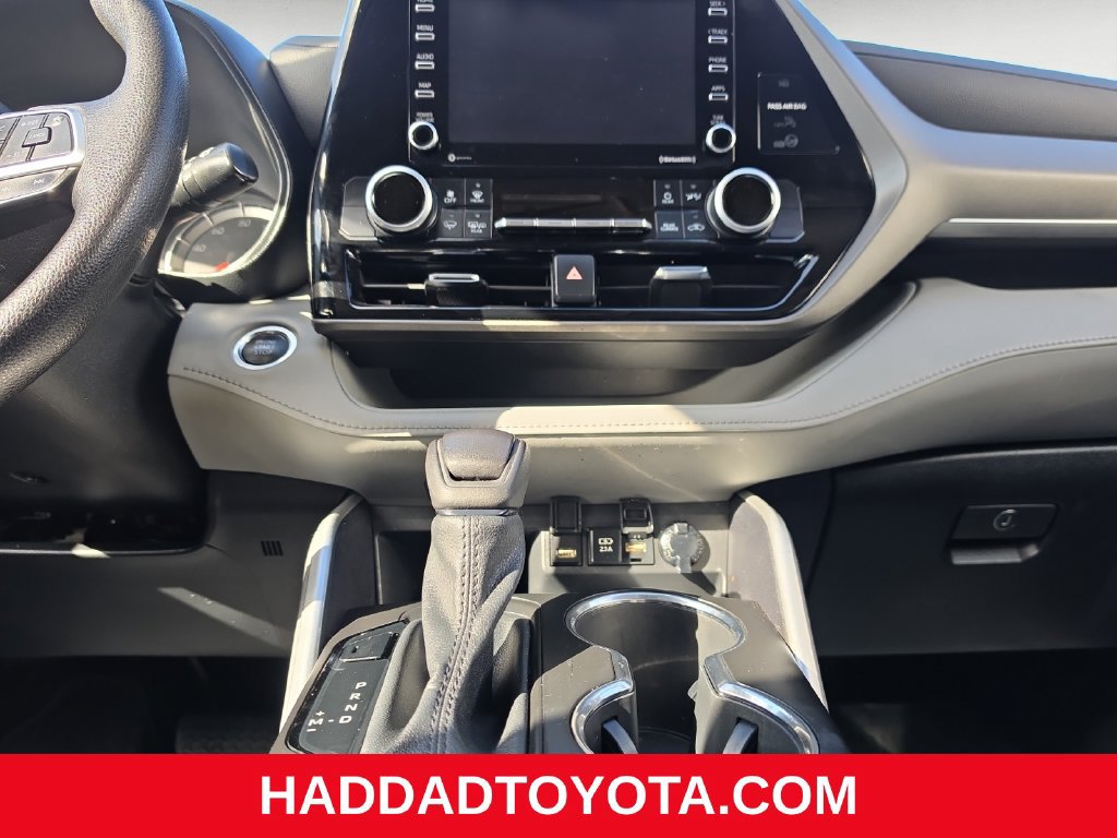 Used 2021 Toyota Highlander L AWD/4WD image 12