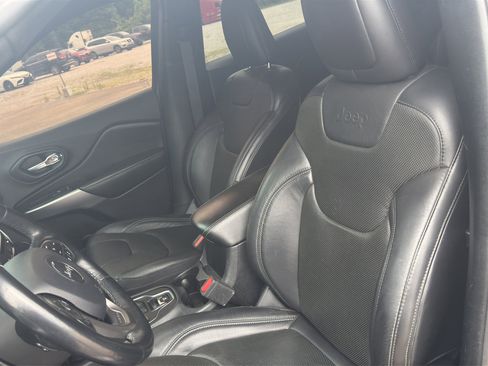 Used 2020 Jeep Cherokee High Altitude AWD/4WD image 9