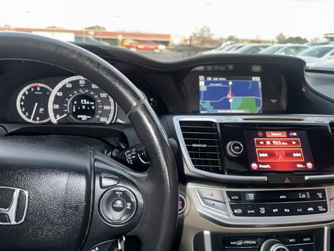 Used 2013 Honda Accord Touring image 7