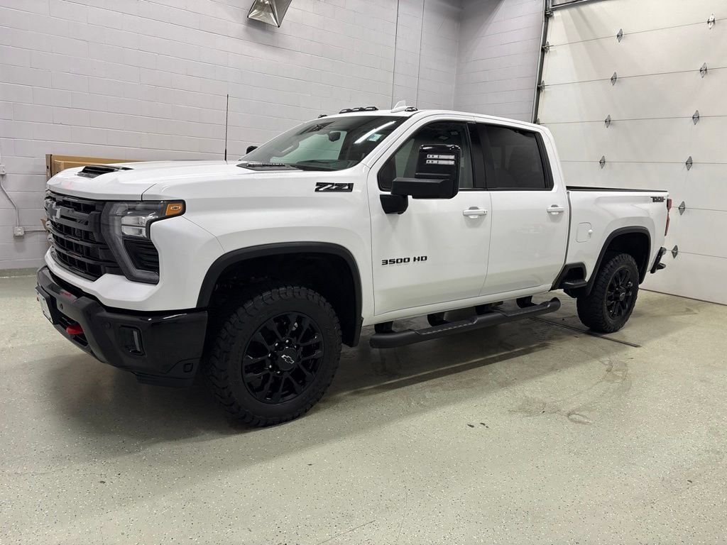 Used 2025 Chevrolet Silverado 3500 LTZ w/ LTZ Plus Package AWD/4WD image 9