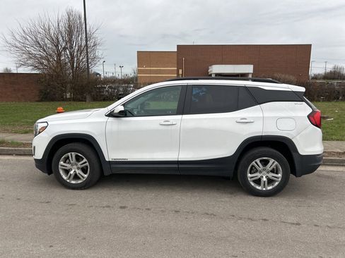 Used 2021 GMC Terrain SLE w/ Driver Convenience Package image 8