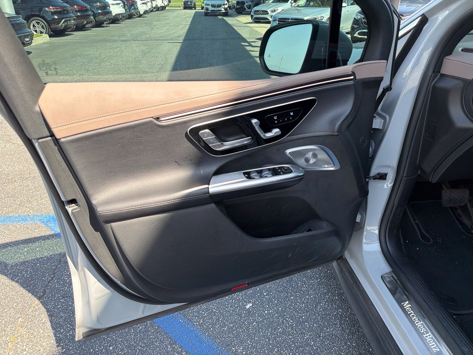 Used 2023 Mercedes-Benz EQE 350+ SUV image 5