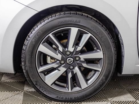 Used 2021 Nissan Versa SV image 45