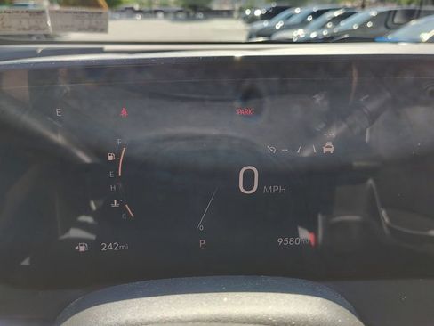 Used 2024 Buick Encore GX Avenir FWD image 17