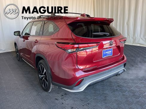 Used 2022 Toyota Highlander XSE image 30