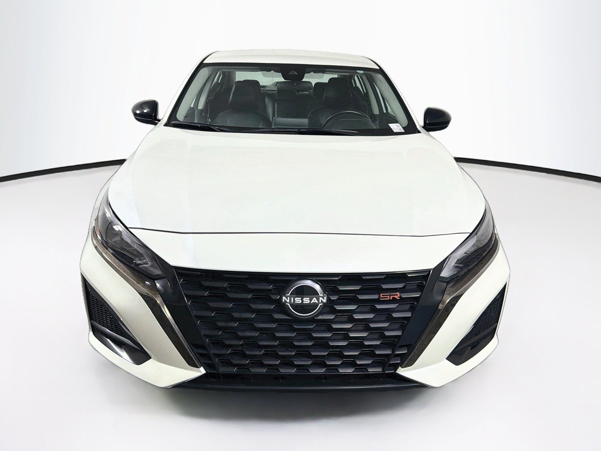 Used 2025 Nissan Altima 2.5 SR FWD image 2