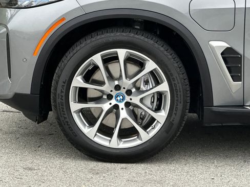 Used 2025 BMW X5 xDrive50e image 33