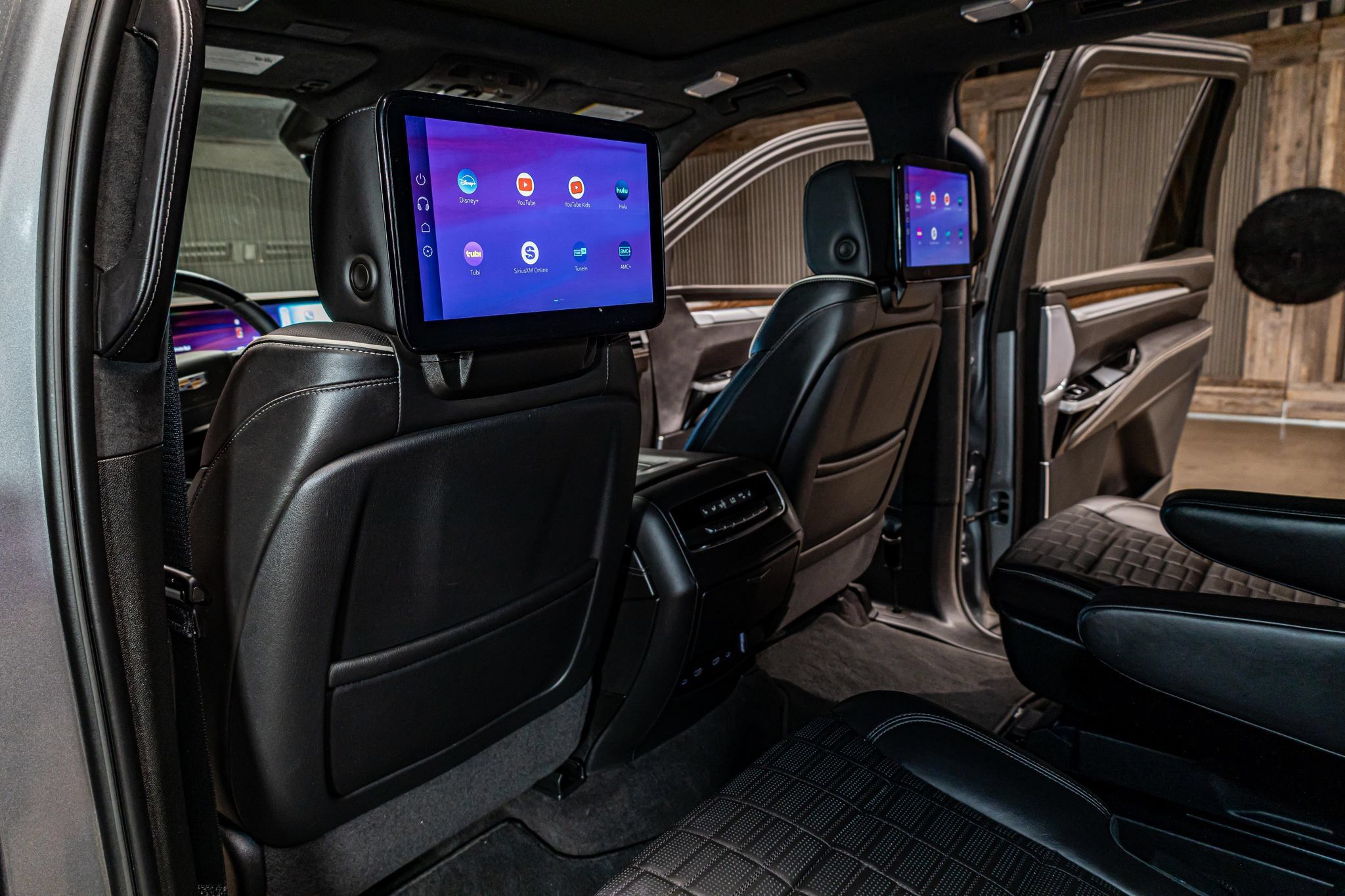 Used 2026 Cadillac Escalade Platinum Sport w/ LPO, ONYX Package AWD/4WD image 23