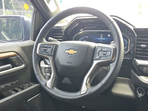 Used 2022 Chevrolet Silverado 1500 High Country w/ High Country Premium Package AWD/4WD image 35