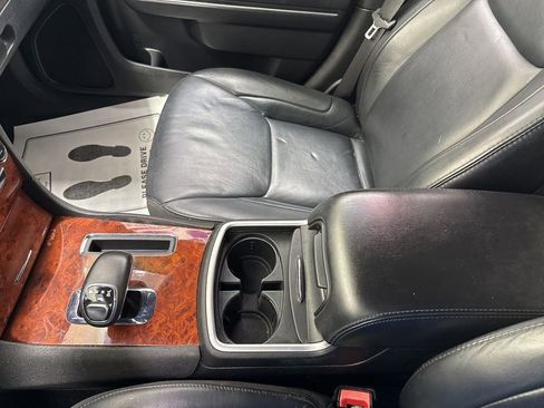 Used 2014 Chrysler 300 image 29