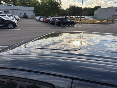 Used 2023 Toyota Tacoma TRD Sport w/ TRD Premium Sport Package image 6