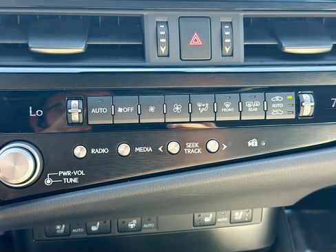 Used 2023 Lexus ES 350 F Sport w/ Accessory Package (Z2) image 35