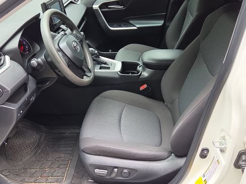 Used 2022 Toyota RAV4 XLE w/ Convenience Package FWD image 10