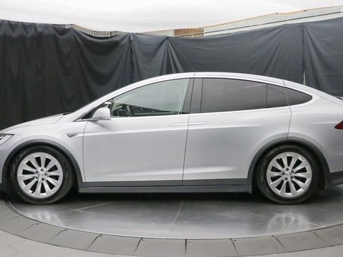 Used 2016 Tesla Model X 90D image 10
