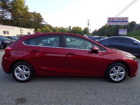 Used 2017 Chevrolet Cruze LT image 6