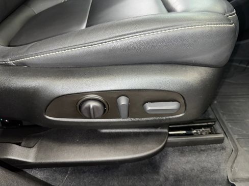 Certified 2023 Chevrolet Traverse LT w/ LT Premium Package image 39