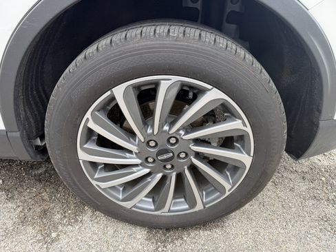 Used 2023 Lincoln Corsair Reserve image 12