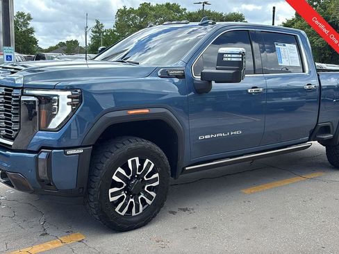 Certified 2024 GMC Sierra 2500 Denali Ultimate AWD/4WD image 3