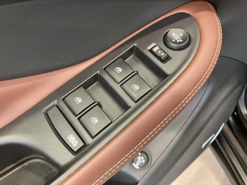 Used 2018 Buick Envision Premium image 17