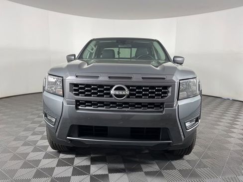 Used 2025 Nissan Frontier SV w/ SV Convenience Package image 4