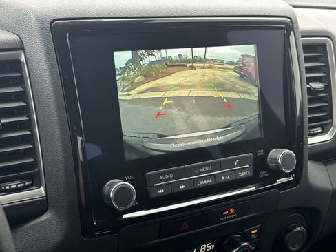 Used 2022 Nissan Frontier SV image 25