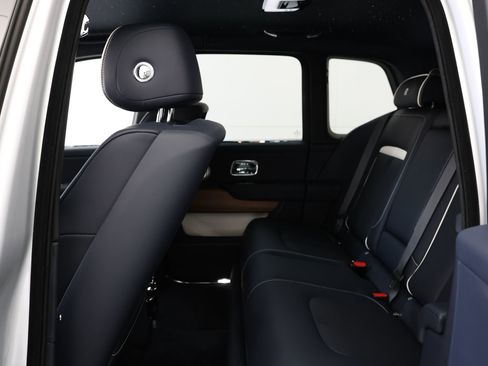 New 2026 Rolls-Royce Cullinan image 16