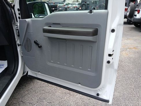 Used 2015 Ford F250 XL RWD image 11