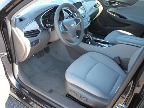 Used 2023 Chevrolet Malibu LT w/ Driver Confidence Package FWD image 9