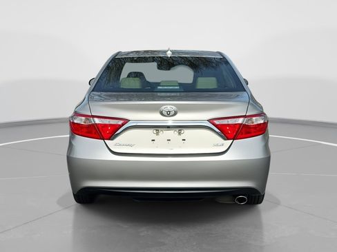 Used 2017 Toyota Camry XLE w/ Moonroof Package image 6