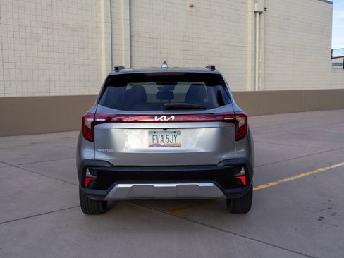 Used 2025 Kia Seltos S FWD image 5