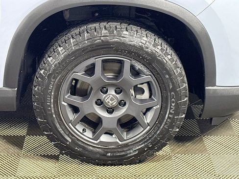 Certified 2025 Honda Pilot TrailSport image 24