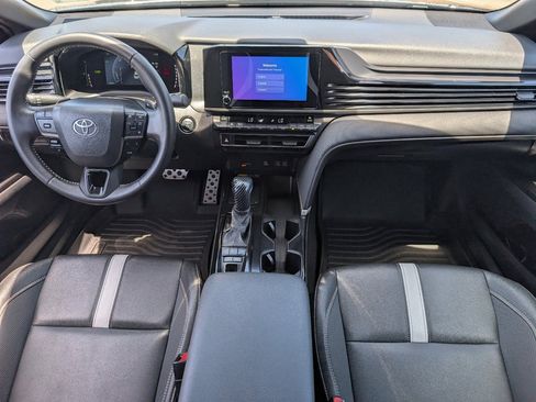 Used 2025 Toyota Camry SE FWD image 4