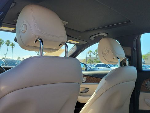 Used 2022 Mercedes-Benz E 350 Sedan image 12