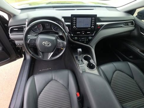 Used 2022 Toyota Camry SE FWD image 18