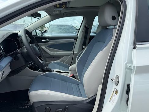 New 2026 Volkswagen Jetta SE FWD image 11
