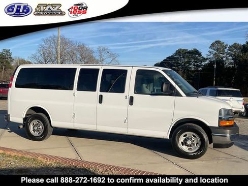 Used 2017 Chevrolet Express 3500 LT w/ LT Preferred Equipment Group image 8