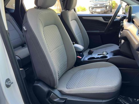 Used 2022 Ford Escape SE FWD image 35
