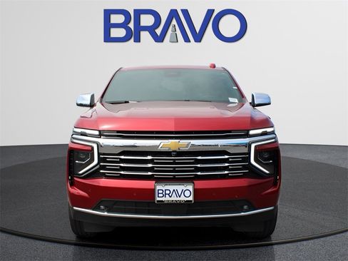 Used 2025 Chevrolet Suburban Premier image 2