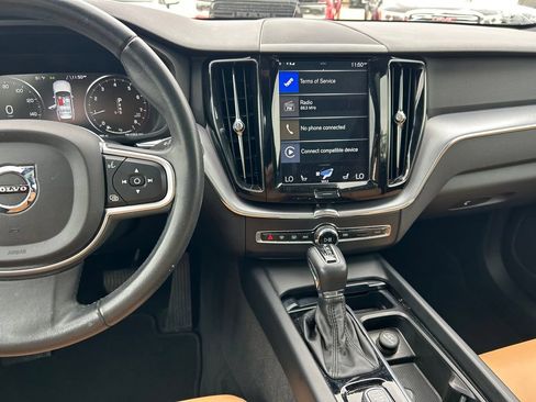 Used 2020 Volvo XC60 T5 Momentum AWD/4WD image 18